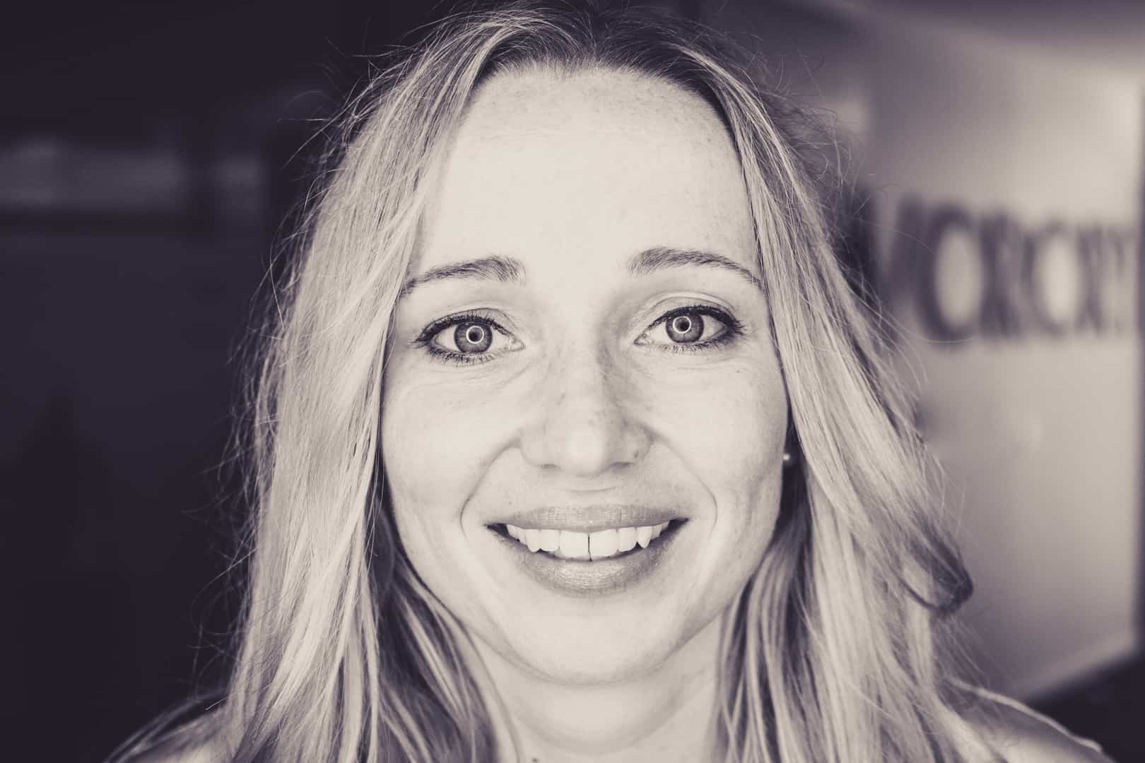 Sandra VORORT Porträt sepia